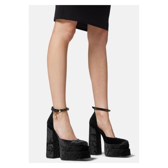 🛑SOLD🛑 New! VERSACE Logo Medusa Aevitas Crushed Velvet Platform Pumps - Picture 4 of 14